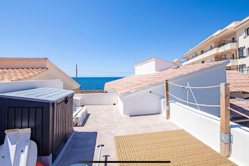 Villa House With Beautiful Sea Views Front Line