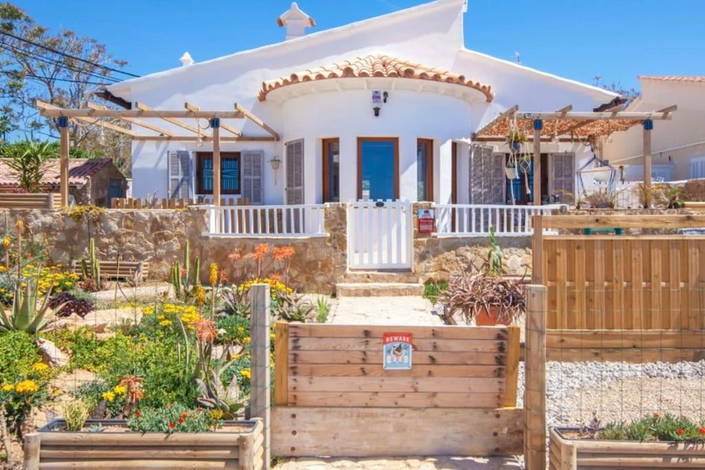House With Beautiful Sea Views Front Line