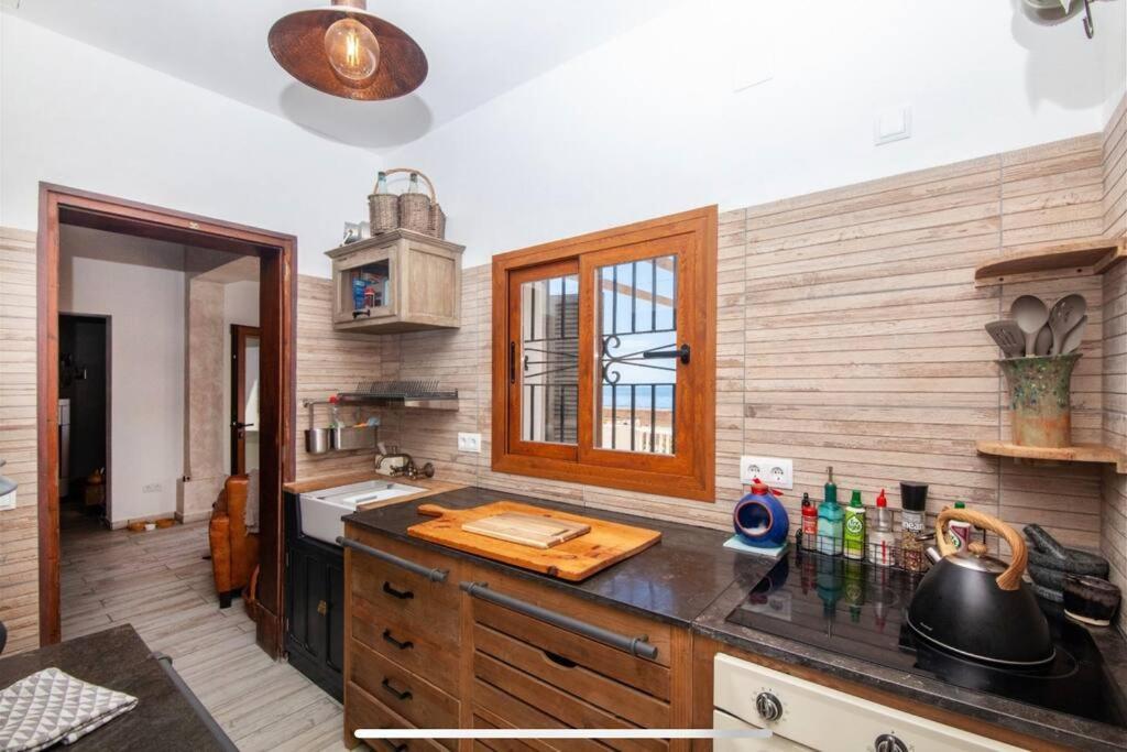House With Beautiful Sea Views Front Line